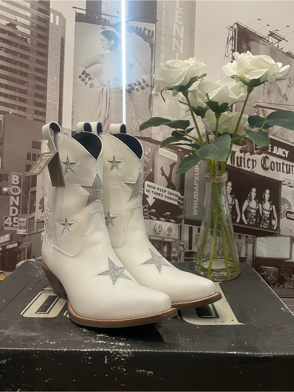 DINGO WHITE BOOTS COWGIRL STAR STRUCK RHINESTONE LEATHER WOMEN'S SZ 7.5, NEW!